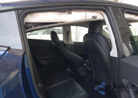 2022 Tesla Model Y Long Range Dual Motor All-Wheel Drive z USA, uszkodzony, nr VIN 7SAYGDEE2NF306932